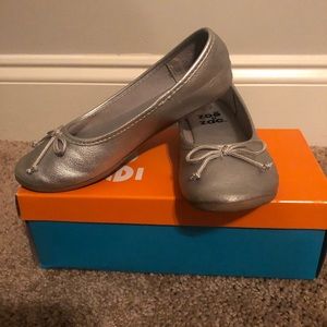 NIB silver basket shoes. Girls size 13